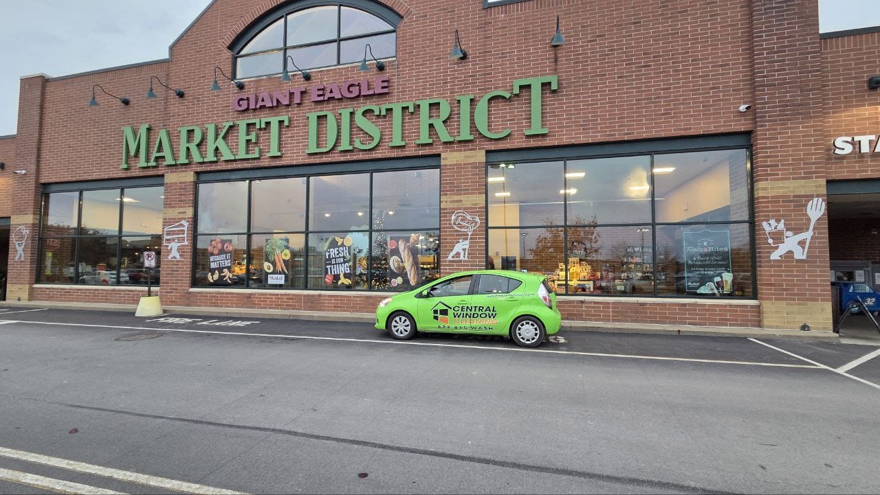 Central Window Cleaning service vehicle outside a Giant Eagle Market District grocery store in the Pittsburgh PA area after cleaning the windows